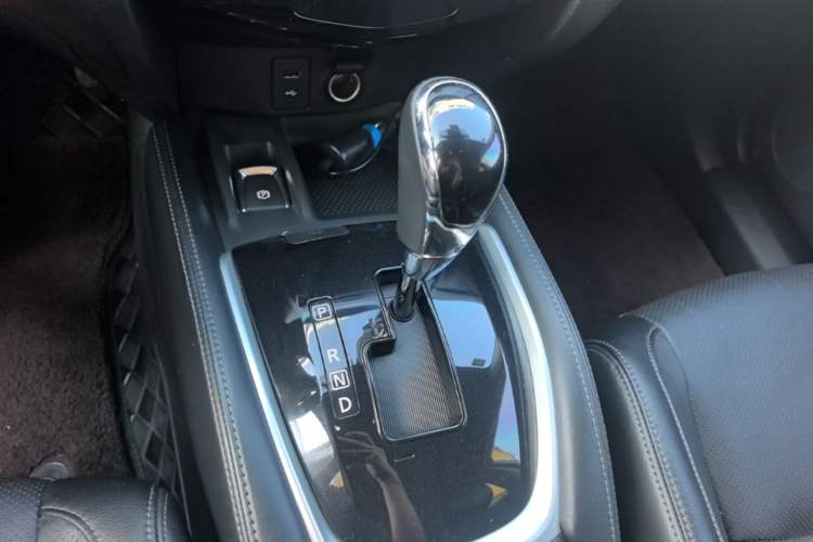 Used Nissan X-Trail 2020 2.0L XL Premium CVT 2WD SmartConnect Luxury Edition Gear Lever