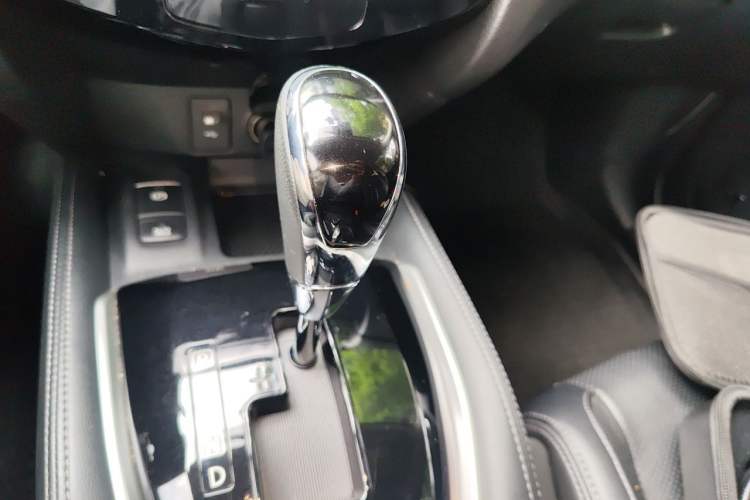 Used Nissan X-Trail 2020 2.5L XL ITS CVT 4WD Deluxe Navigation Edition Gear Lever