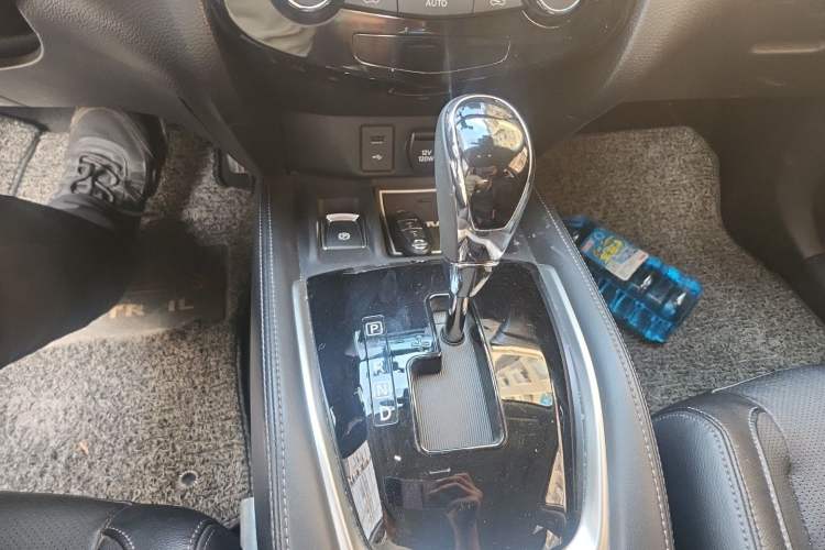 Used Nissan X-Trail 2020 2.0L XL Premium CVT 2WD SmartConnect Luxury Edition Gear Lever