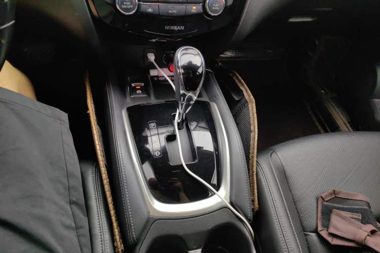 Used Nissan X-Trail 2020 2.0L XL ITS CVT 2WD SmartConnect Comfort Edition Gear Lever
