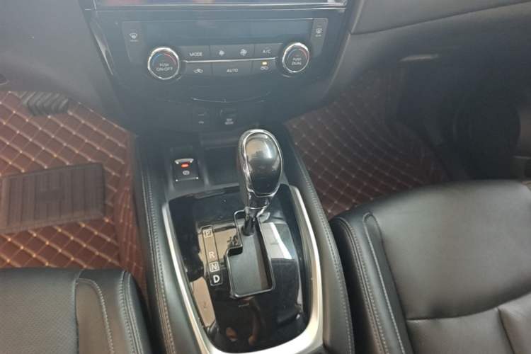 Used Nissan X-Trail 2020 2.0L XL ITS 3-Row CVT 2WD SmartConnect 7-Seater Comfort Edition Gear Lever