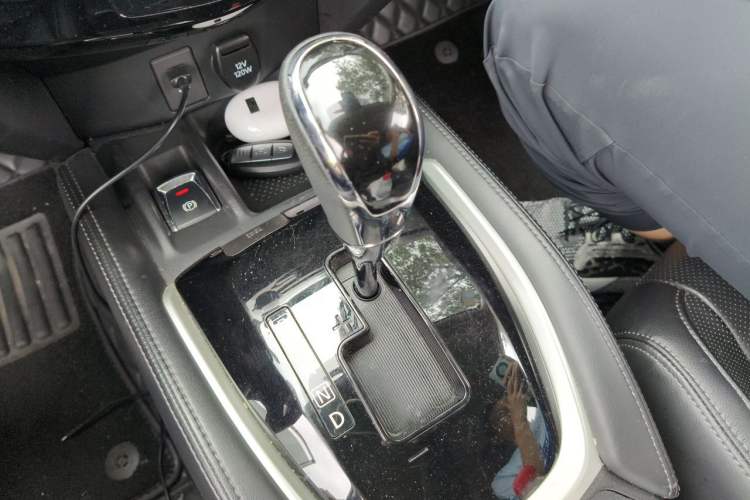Used Nissan X-Trail 2020 2.0L XL ITS CVT 2WD SmartConnect Comfort Edition Gear Lever