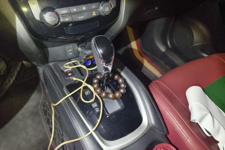 Used Nissan X-Trail 2020 2.0L XL ITS 3-Row CVT 2WD SmartConnect 7-Seater Comfort Edition Gear Lever