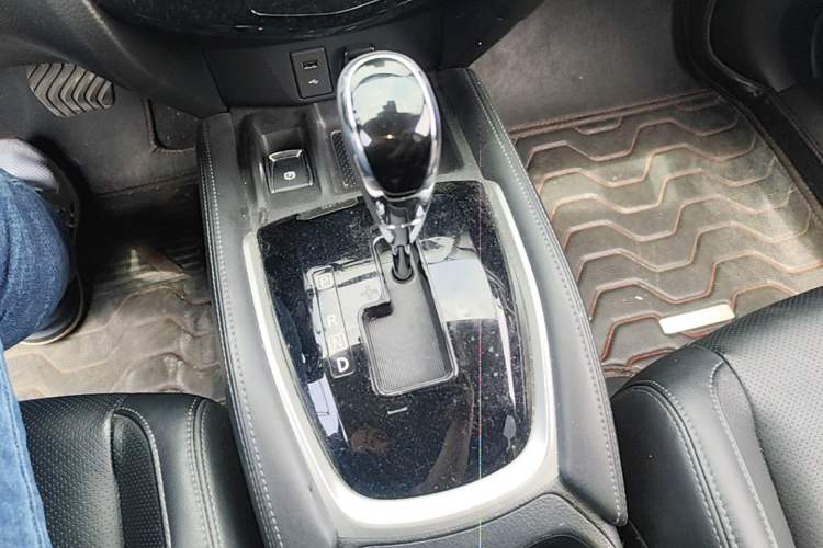 Used Nissan X-Trail 2020 2.0L XL Premium CVT 2WD SmartConnect Luxury Edition Gear Lever