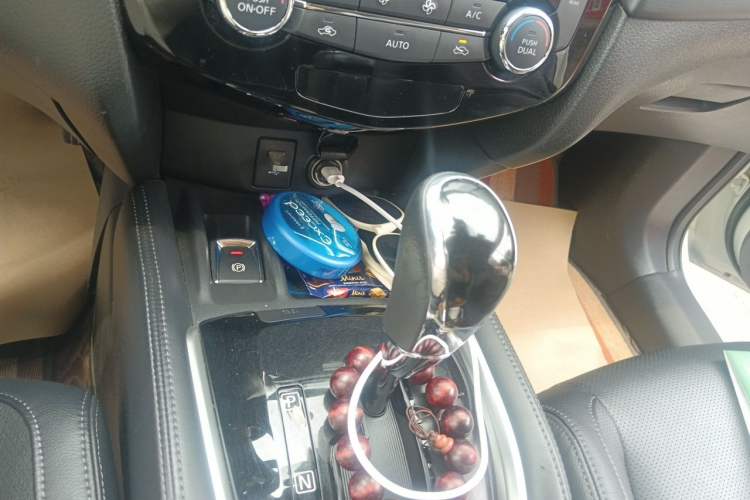 Used Nissan X-Trail 2020 2.0L XL Premium CVT 2WD SmartConnect Luxury Edition Gear Lever