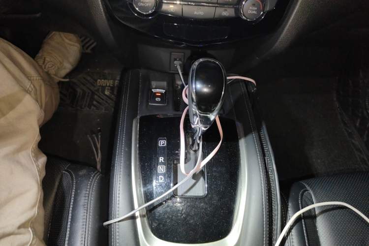 Used Nissan X-Trail 2020 2.0L XL ITS CVT 2WD SmartConnect Comfort Edition Gear Lever