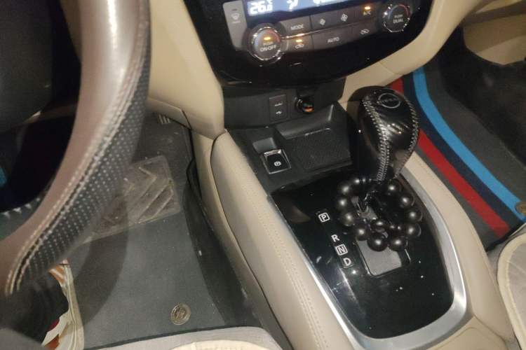 Used Nissan X-Trail 2020 2.0L XL Premium CVT 2WD SmartConnect Luxury Edition Gear Lever