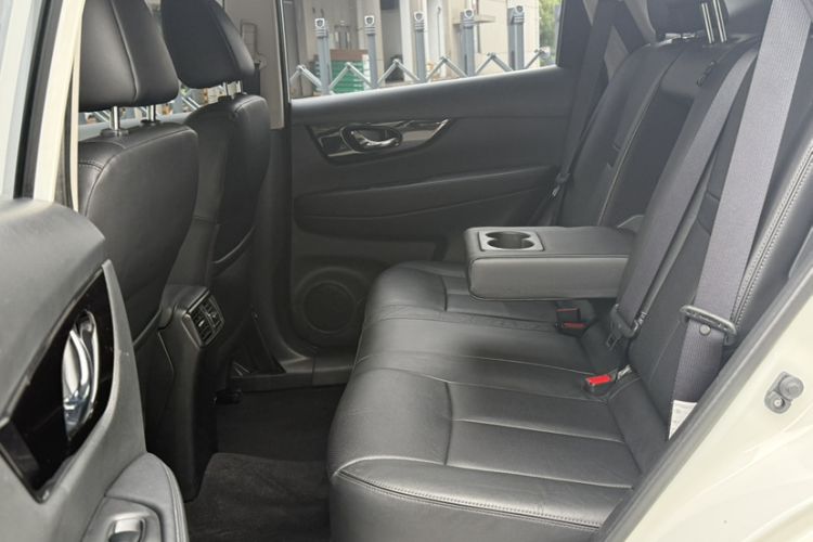 Used Nissan X-Trail 2020 2.0L XL ITS CVT 2WD SmartConnect Comfort Edition Interior 2