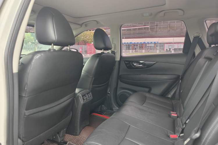 Used Nissan X-Trail 2020 2.0L XL ITS CVT 2WD SmartConnect Comfort Edition Interior 2