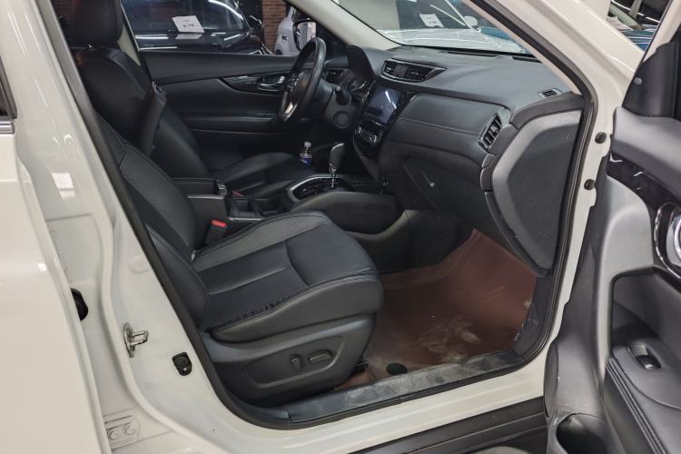 Used Nissan X-Trail 2020 2.0L XL Premium CVT 2WD SmartConnect Luxury Edition Interior 2