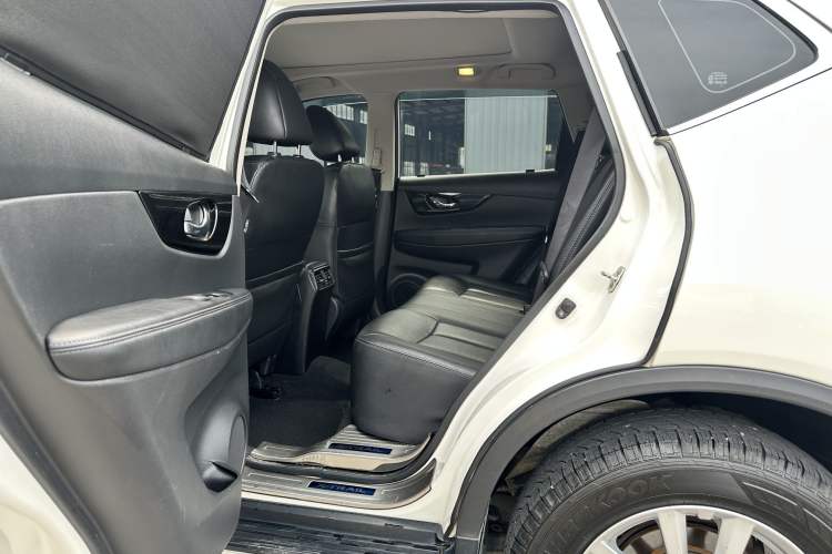 Used Nissan X-Trail 2020 2.0L XL ITS CVT 2WD SmartConnect Comfort Edition Interior 3