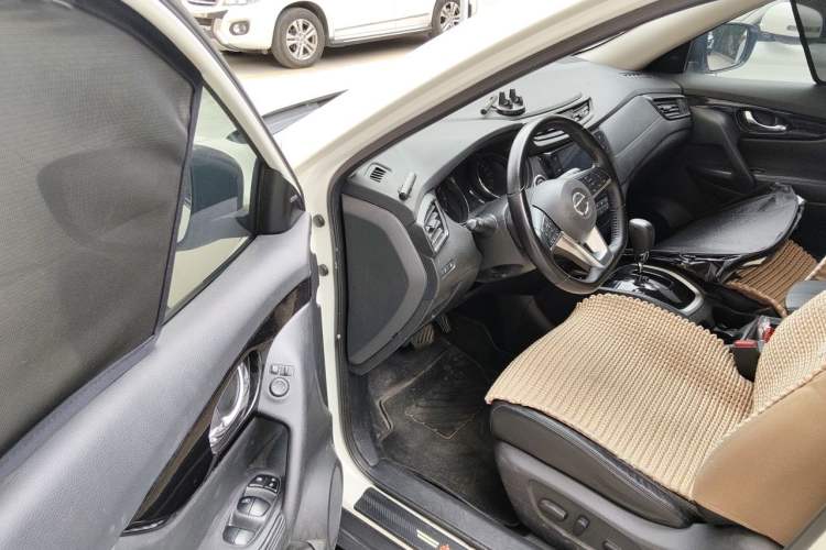 Used Nissan X-Trail 2020 2.0L XL ITS CVT 2WD SmartConnect Comfort Edition Interior 3