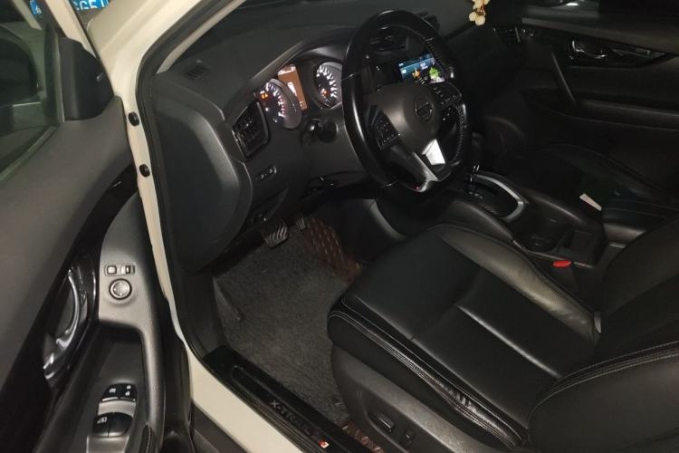 Used Nissan X-Trail 2020 2.0L XL ITS CVT 2WD SmartConnect Comfort Edition Interior 3