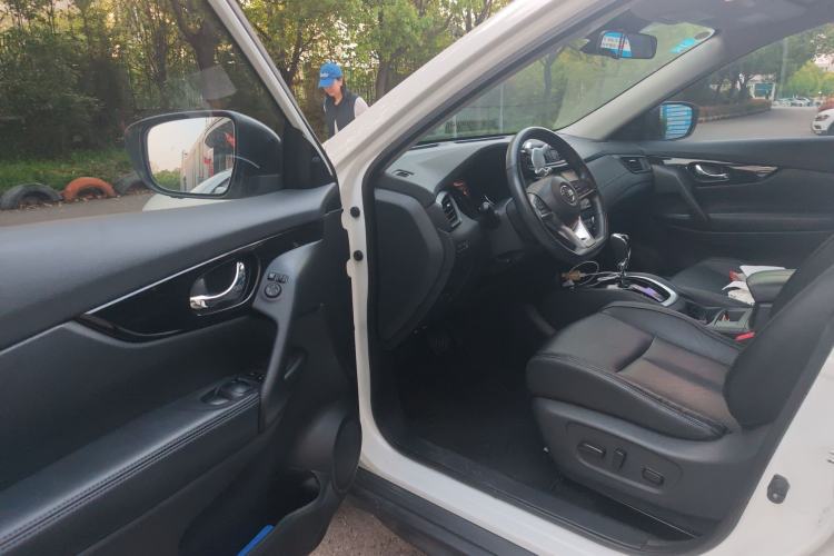 Used Nissan X-Trail 2020 2.0L XL Premium CVT 2WD SmartConnect Luxury Edition Interior 3