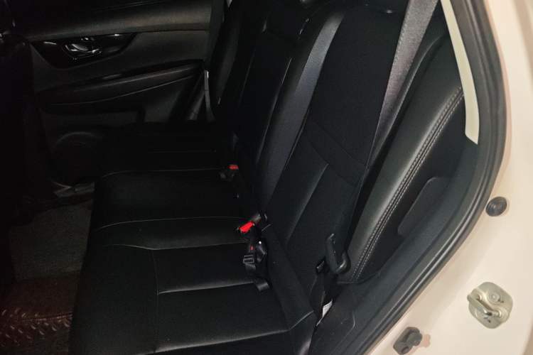 Used Nissan X-Trail 2020 2.0L XL ITS CVT 2WD SmartConnect Comfort Edition Interior 4