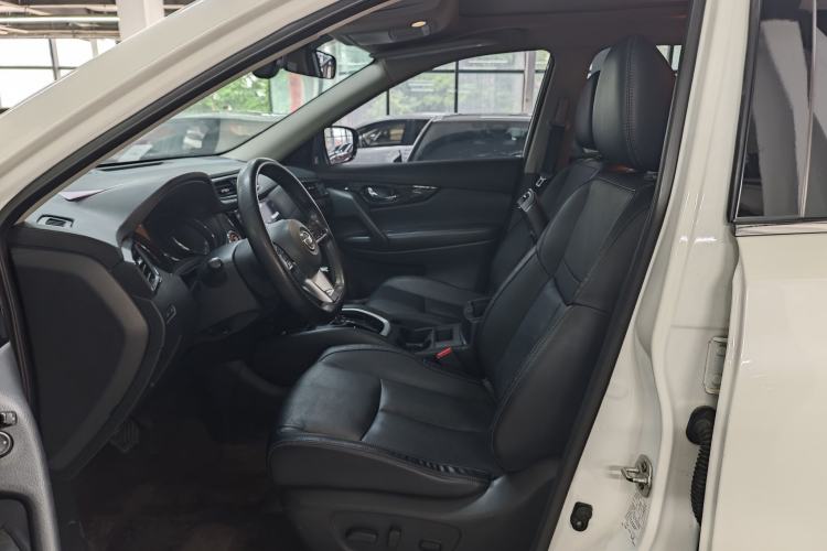 Used Nissan X-Trail 2020 2.0L XL Premium CVT 2WD SmartConnect Luxury Edition Interior 4
