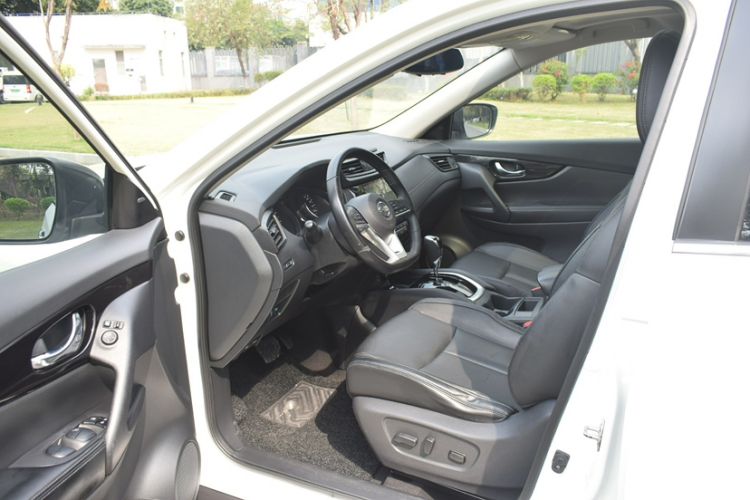 Used Nissan X-Trail 2020 2.0L XL ITS CVT 2WD SmartConnect Comfort Edition Interior 4