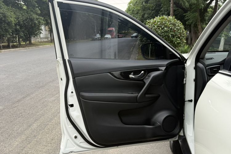 Used Nissan X-Trail 2020 2.0L XL ITS CVT 2WD SmartConnect Comfort Edition Interior 5