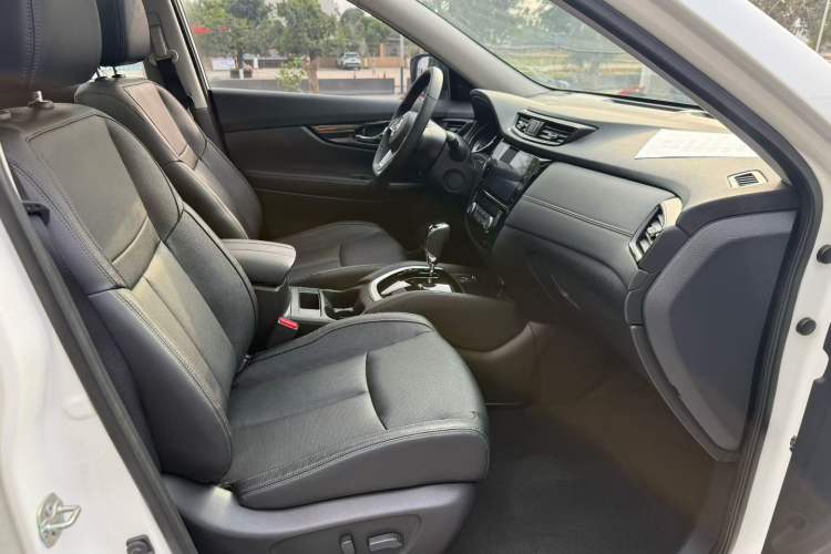 Used Nissan X-Trail 2020 2.0L XL Premium CVT 2WD SmartConnect Luxury Edition Interior 5