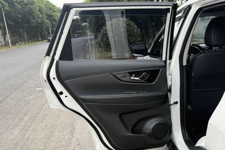 Used Nissan X-Trail 2020 2.0L XL ITS CVT 2WD SmartConnect Comfort Edition Interior 9
