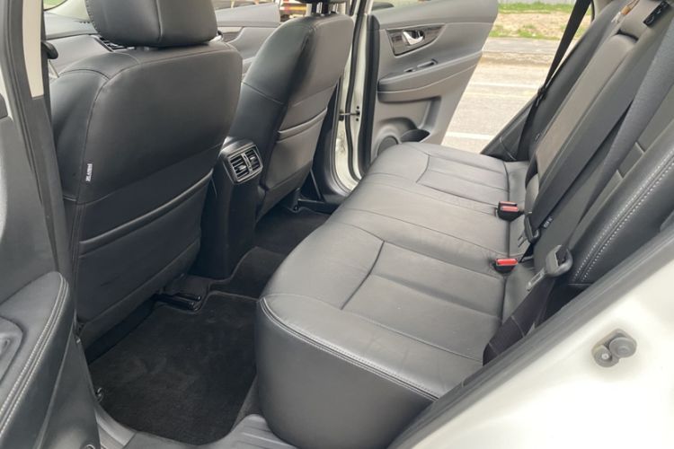 Used Nissan X-Trail 2020 2.0L XL ITS CVT 2WD SmartConnect Comfort Edition Interior 9