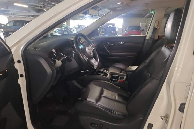 Used Nissan X-Trail 2020 2.0L XL Premium CVT 2WD SmartConnect Luxury Edition Left Front Seat