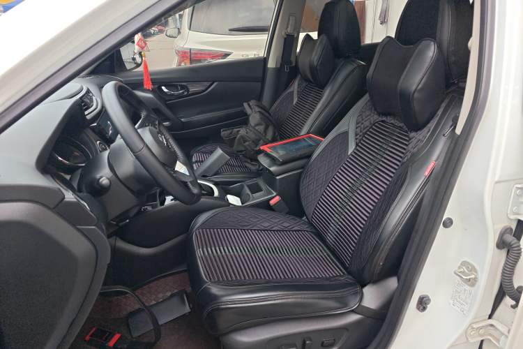 Used Nissan X-Trail 2020 2.0L XL ITS 3-Row CVT 2WD SmartConnect 7-Seater Comfort Edition Left Front Seat