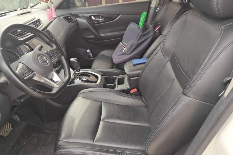 Used Nissan X-Trail 2020 2.0L XL Premium CVT 2WD SmartConnect Luxury Edition Left Front Seat