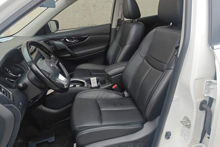 Used Nissan X-Trail 2020 2.0L XL Premium CVT 2WD SmartConnect Luxury Edition Left Front Seat