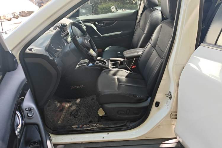 Used Nissan X-Trail 2020 2.0L XL Premium CVT 2WD SmartConnect Luxury Edition Left Front Seat