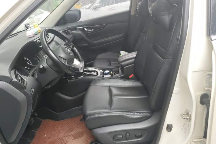 Used Nissan X-Trail 2020 2.0L XL ITS CVT 2WD SmartConnect Comfort Edition Left Front Seat