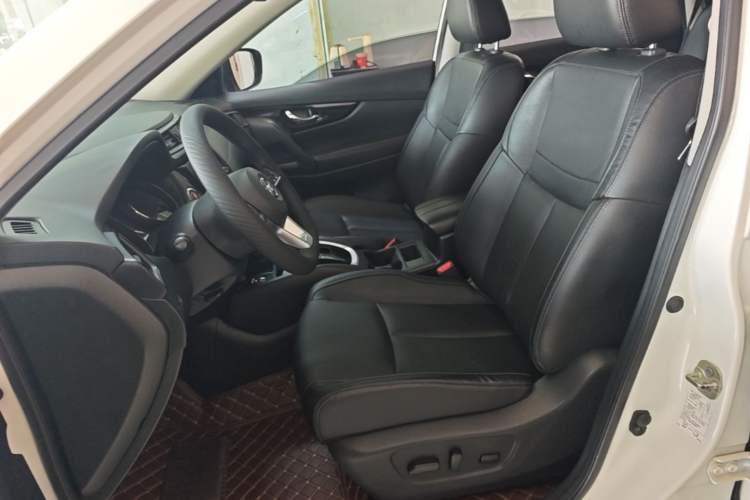 Used Nissan X-Trail 2020 2.0L XL ITS 3-Row CVT 2WD SmartConnect 7-Seater Comfort Edition Left Front Seat