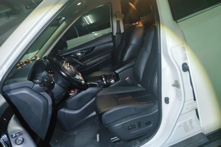 Used Nissan X-Trail 2020 2.0L XL ITS CVT 2WD SmartConnect Comfort Edition Left Front Seat
