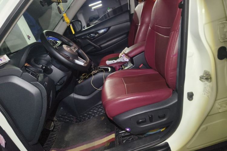 Used Nissan X-Trail 2020 2.0L XL ITS 3-Row CVT 2WD SmartConnect 7-Seater Comfort Edition Left Front Seat