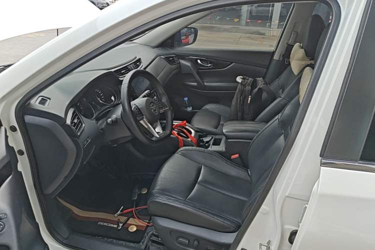 Used Nissan X-Trail 2020 2.0L XL Premium CVT 2WD SmartConnect Luxury Edition Left Front Seat