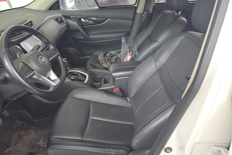 Used Nissan X-Trail 2020 2.0L XL Premium CVT 2WD SmartConnect Luxury Edition Left Front Seat