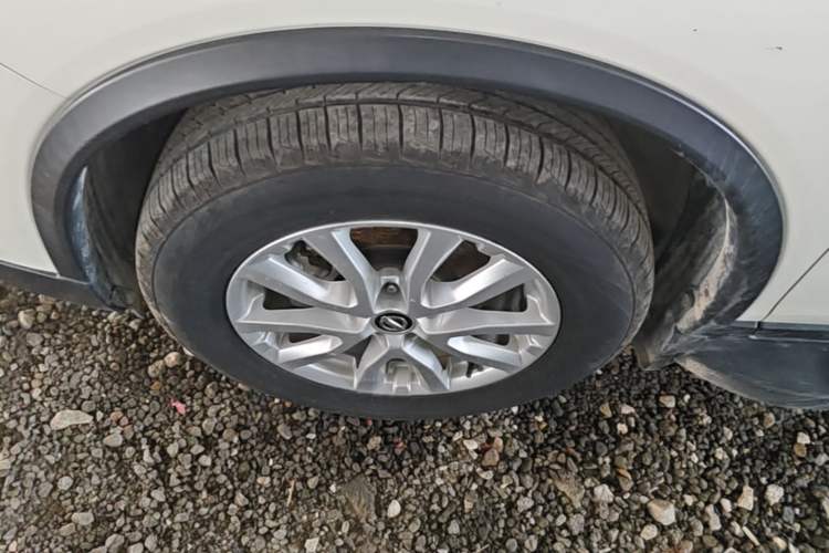 Used Nissan X-Trail 2020 2.0L XL ITS CVT 2WD SmartConnect Comfort Edition Left Front Wheel Hub