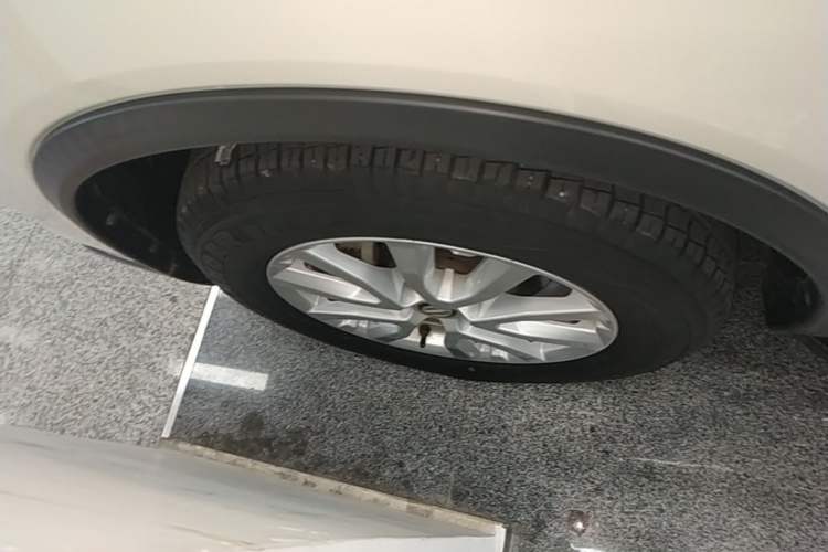 Used Nissan X-Trail 2020 2.0L XL ITS CVT 2WD SmartConnect Comfort Edition Left Front Wheel Hub