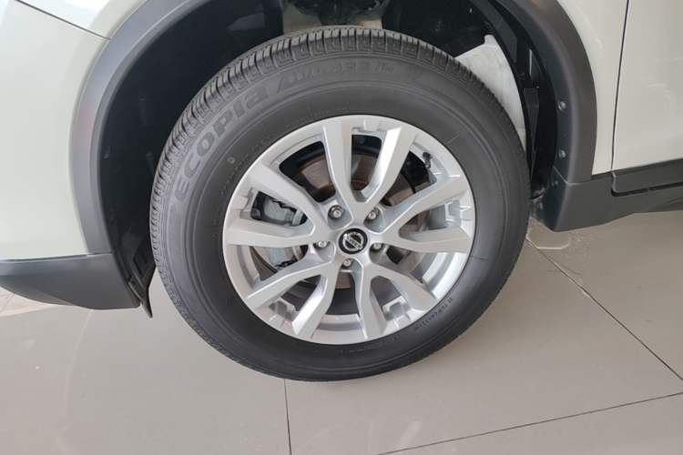 Used Nissan X-Trail 2020 2.0L XL ITS CVT 2WD SmartConnect Comfort Edition Left Front Wheel Hub