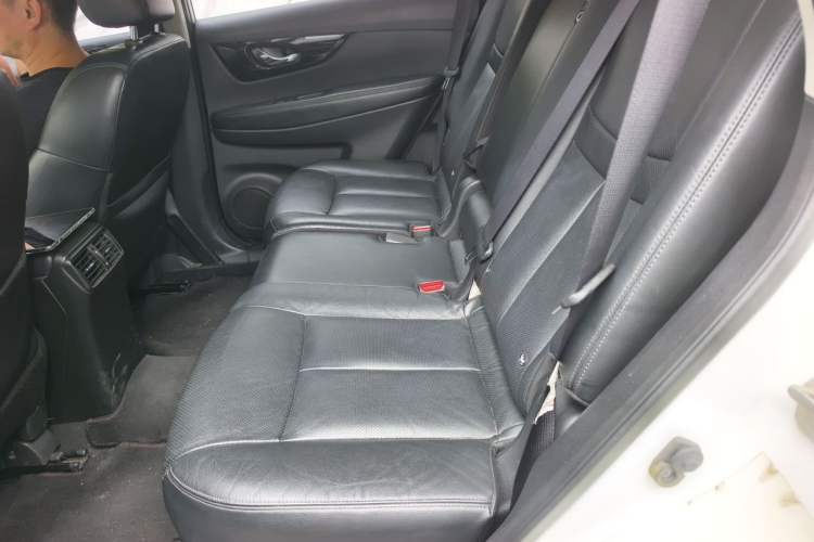 Used Nissan X-Trail 2020 2.0L XL ITS 3-Row CVT 2WD SmartConnect 7-Seater Comfort Edition Left Rear Seat