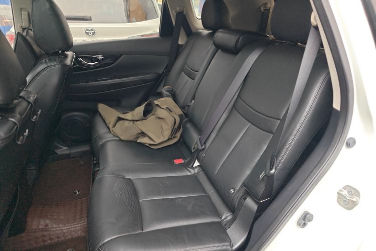 Used Nissan X-Trail 2020 2.0L XL ITS 3-Row CVT 2WD SmartConnect 7-Seater Comfort Edition Left Rear Seat
