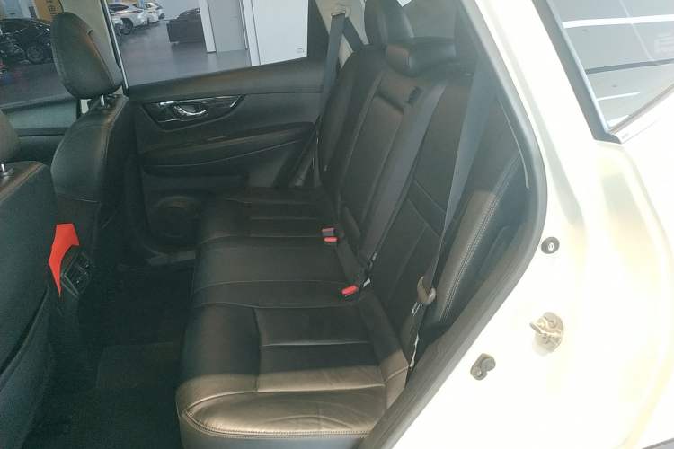 Used Nissan X-Trail 2020 2.0L XL ITS CVT 2WD SmartConnect Comfort Edition Left Rear Seat