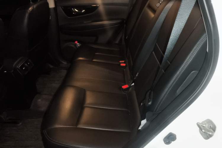 Used Nissan X-Trail 2020 2.0L XL ITS CVT 2WD SmartConnect Comfort Edition Left Rear Seat