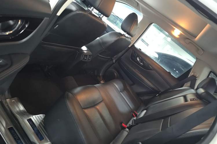 Used Nissan X-Trail 2020 2.0L XL ITS CVT 2WD SmartConnect Comfort Edition Left Rear Seat