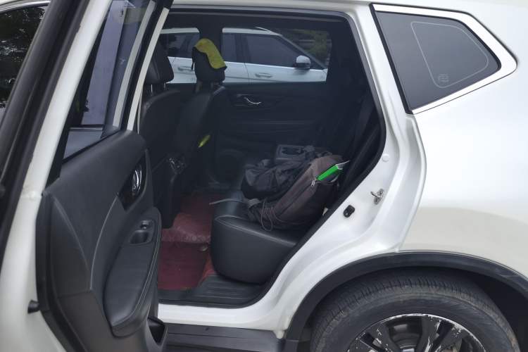 Used Nissan X-Trail 2020 2.5L XL ITS CVT 4WD Deluxe Navigation Edition Left Rear Seat