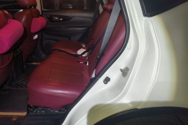Used Nissan X-Trail 2020 2.0L XL ITS 3-Row CVT 2WD SmartConnect 7-Seater Comfort Edition Left Rear Seat
