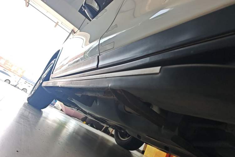 Used Nissan X-Trail 2020 2.0L XL ITS 3-Row CVT 2WD SmartConnect 7-Seater Comfort Edition Left Side Sill