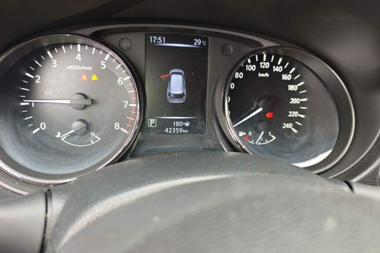Used Nissan X-Trail 2020 2.0L XL ITS CVT 2WD SmartConnect Comfort Edition Odometer Close Up