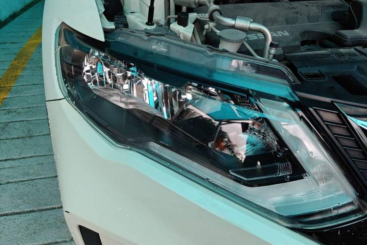 Used Nissan X-Trail 2020 2.0L XL ITS CVT 2WD SmartConnect Comfort Edition Right Front Headlight