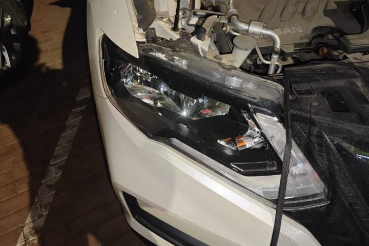 Used Nissan X-Trail 2020 2.0L XL ITS CVT 2WD SmartConnect Comfort Edition Right Front Headlight